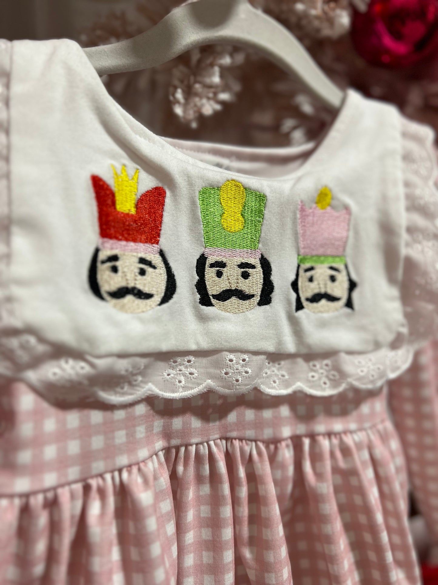 Nutcracker ginghambubble