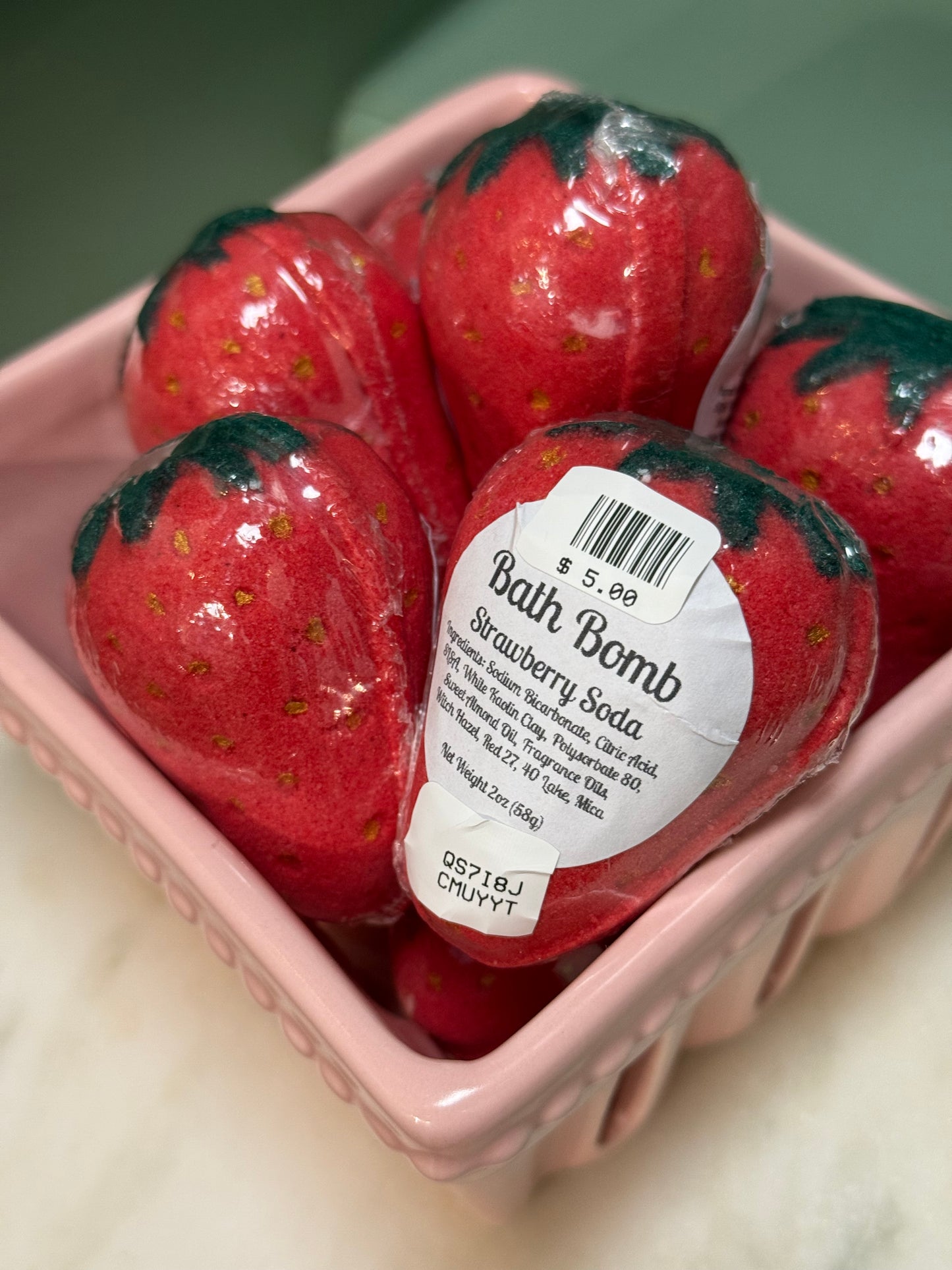 Strawberry bath bomb