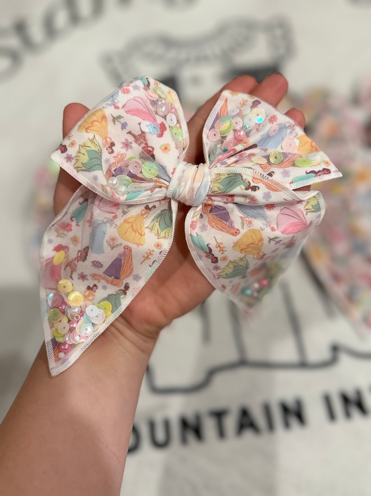 Princess confetti bow (large)