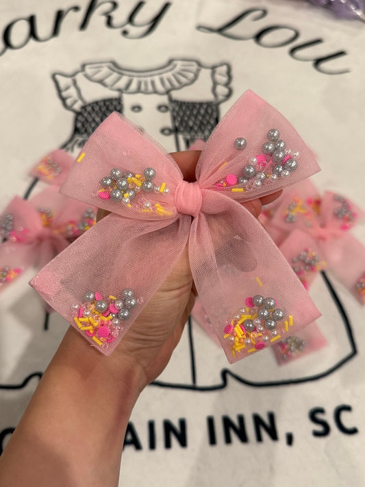 Pink & pearls confetti bow