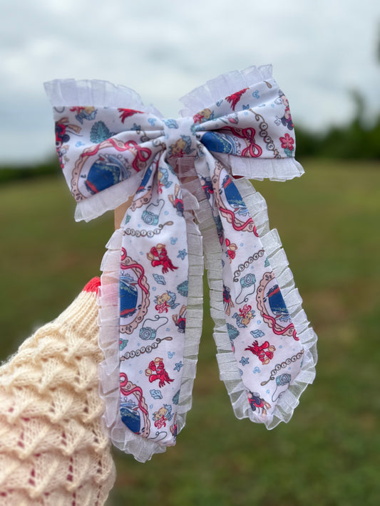Cruise ruffle bow