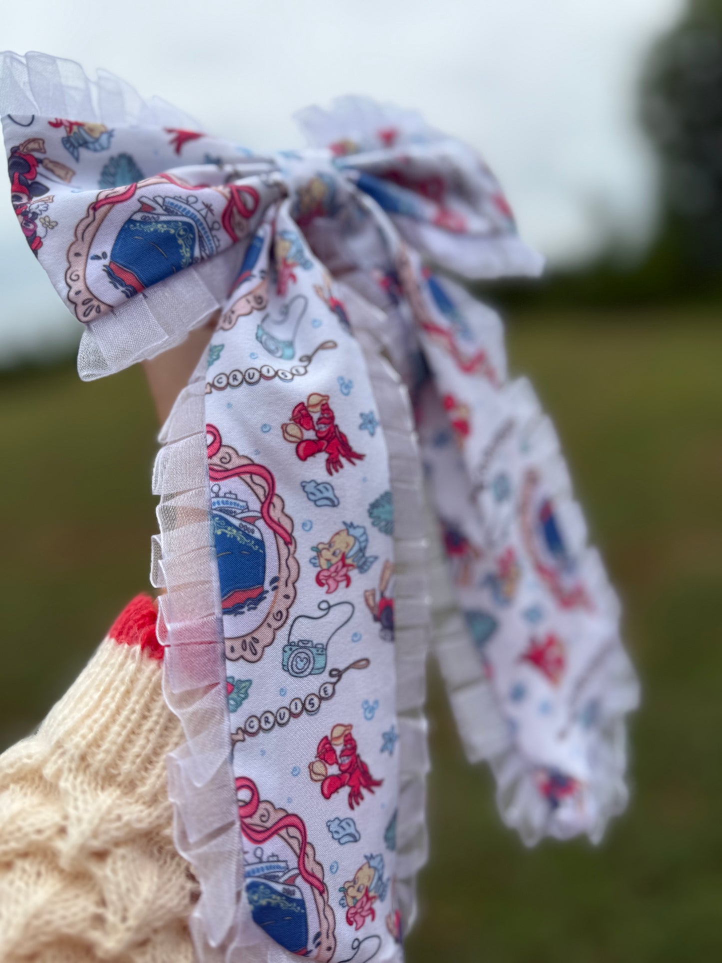 Cruise ruffle bow