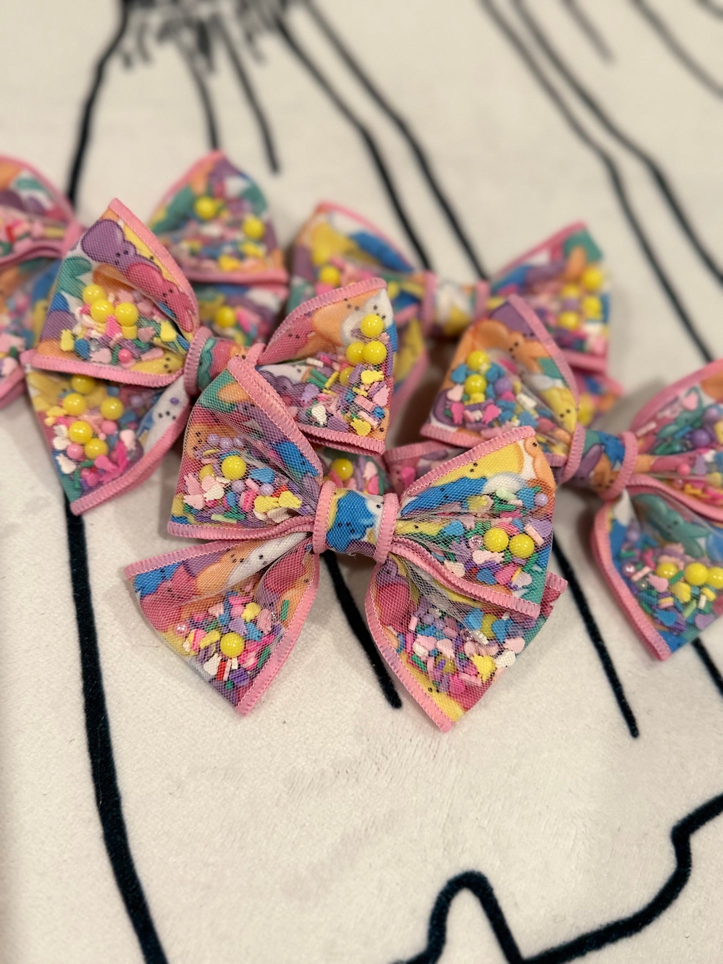 Peep confetti bow