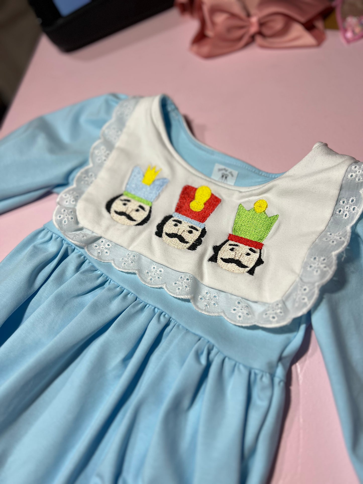 Nutcracker blue bubble