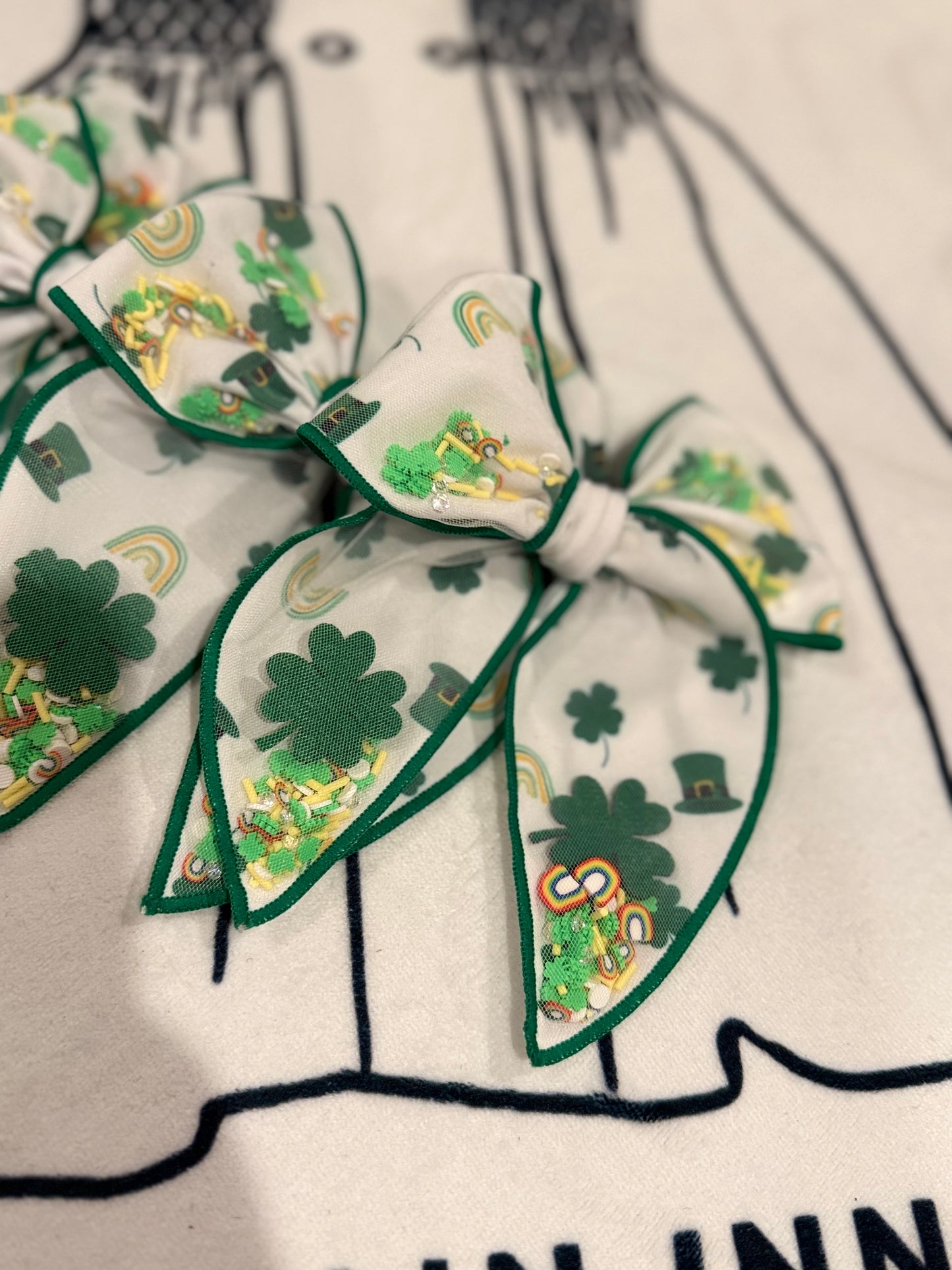 St. Patrick’s luck charm Confetti bow (large)