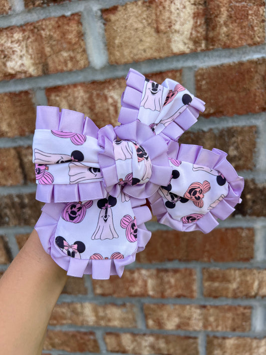 Ruffle ghostly mouse bow